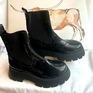 New! Circus by Sam Edelman Womens Leslie Patent Pull On Chelsea Boots Size 6.5